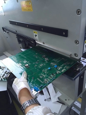 ISO9001 Maszyna do cięcia PCB V z przepustowością obróbką przeciwnika 480 mm