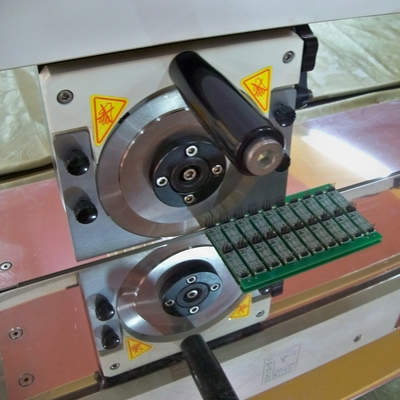 Separator PCB do elektroniki przenośnej ze stali liniowych i okrągłych ostrzy