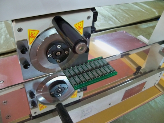 CWV-1M Maszyna do odkręcania płyt PCB z regulowaną ostrą liniową i ostrą okrągłą