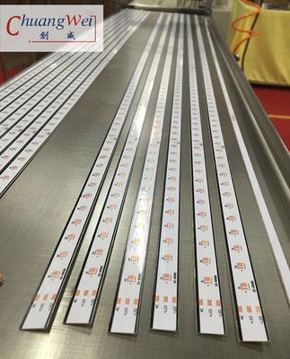 Maszyna do odkręcania płytek PCB z wieloma blatami do płyt LED z płyt włókienniczych FR4