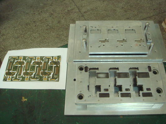 Wykrawarka PCB 30T z metalowym otworem z niestandardowym narzędziem matrycowym