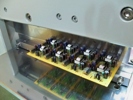 Rygorystyczna długość separacji separatora PCB w kształcie litery V do 330 mm, depanel do PCB