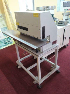GMC L780mm Motorized Linear Blade PCB V Cut Machine / Pcb Shear Cutter