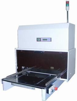 Bezpieczna i łatwa w obsłudze maszyna do perforacji PCB CWVL dla przemysłu elektronicznego
