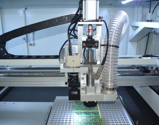 4.2KW L450mm Podwójna stacja robocza Router Cnc Pcb / PCB Depaneling Router Machine